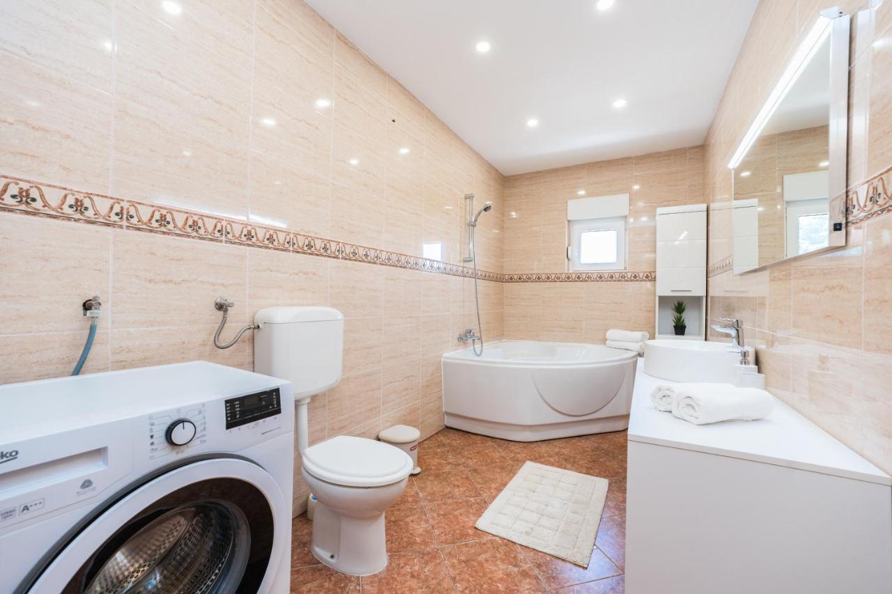 Apartment Tomeri