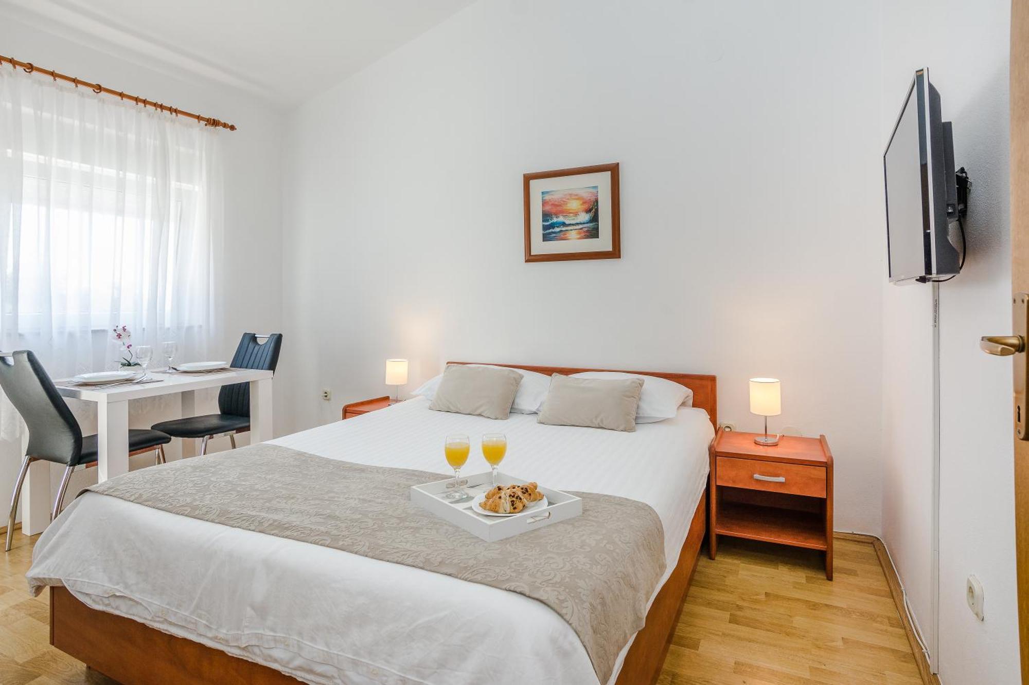 Tomeri Apartment *