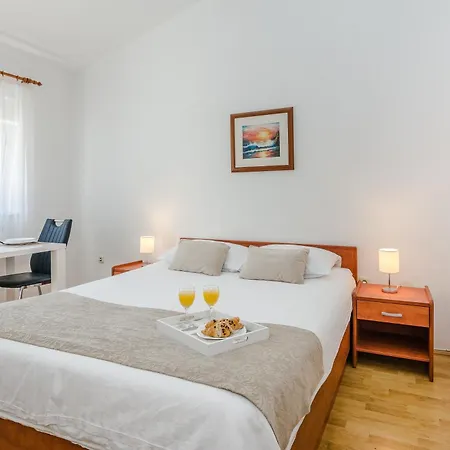 Apartmani Tomeri Starigrad Paklenica Exterior foto