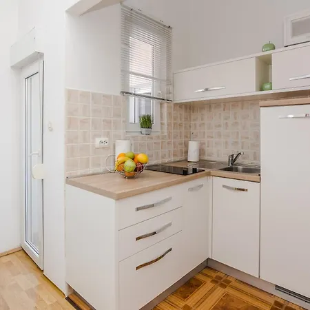 Apartmani Tomeri Starigrad Paklenica Exterior foto