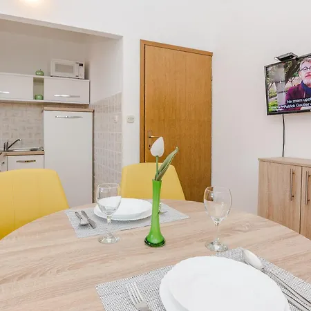 Apartmani Tomeri Starigrad Paklenica Exterior foto