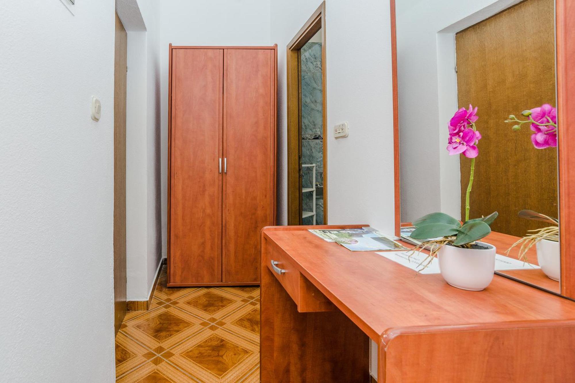 Tomeri Appartement *